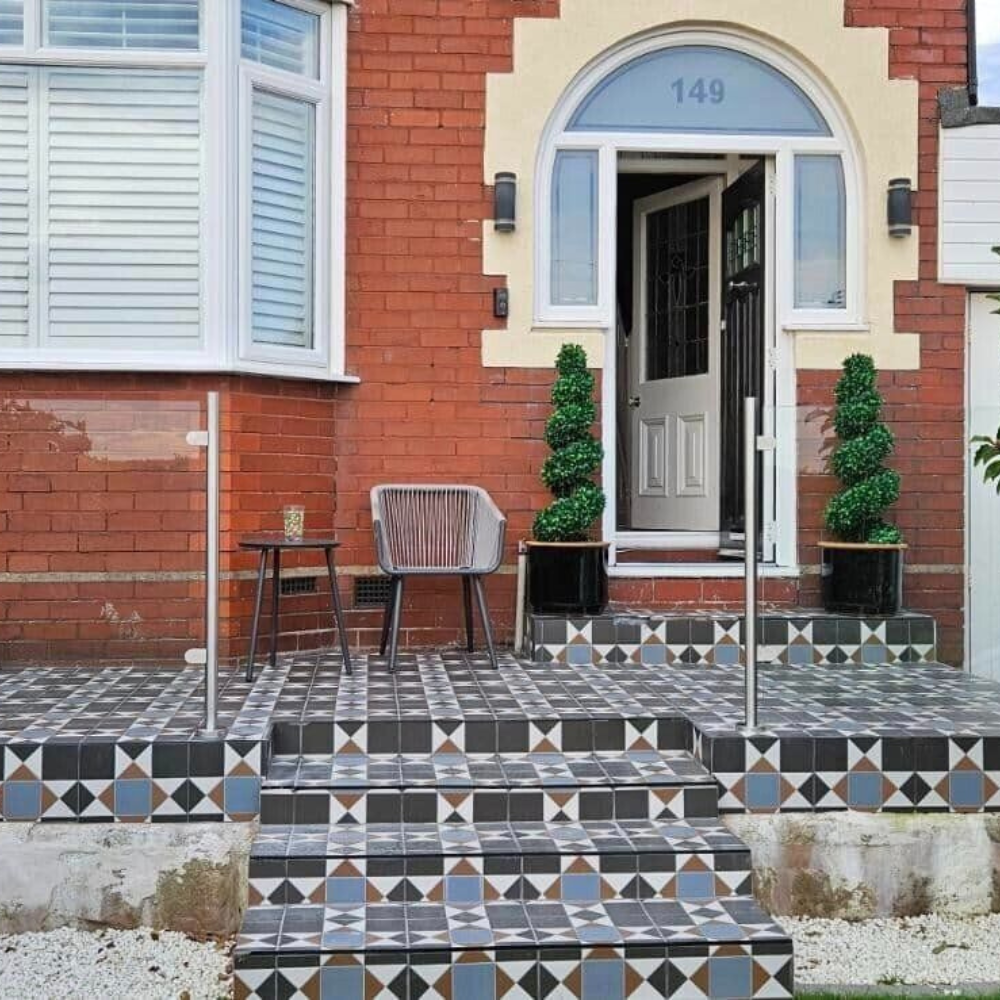 900mm High Toughened Glass Balustrade Panels - Custom Cuts Available