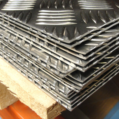 Aluminium Chequer Plate 8 × 4 Sheet – Diamond / Tread Pattern