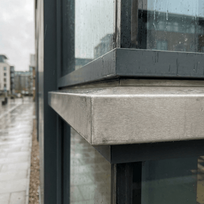 Corrosion-resistant 304 stainless angle for marine and food use