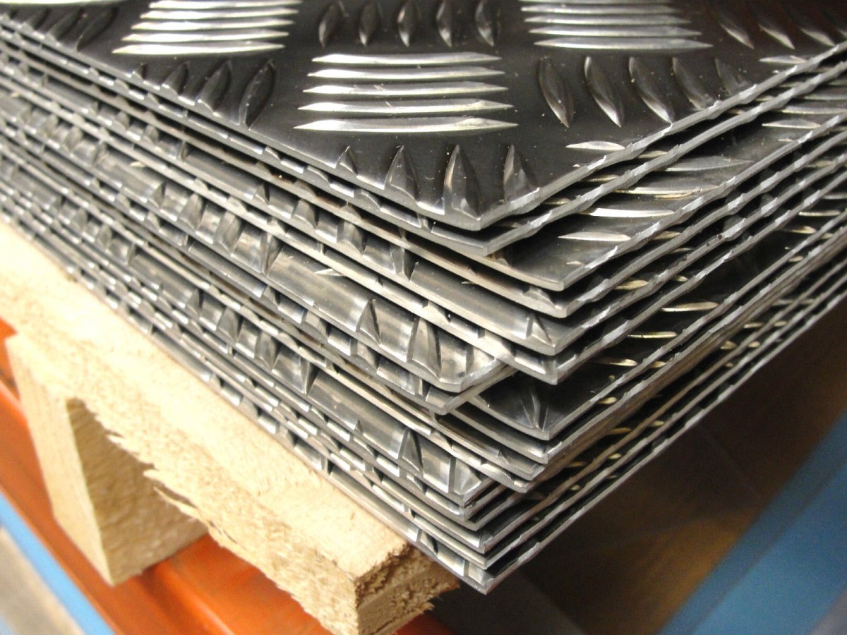 Aluminium Chequer Plate & Checker Plate – 5754 Five Bar | 8x4 & 2m x 1m - Rackerman