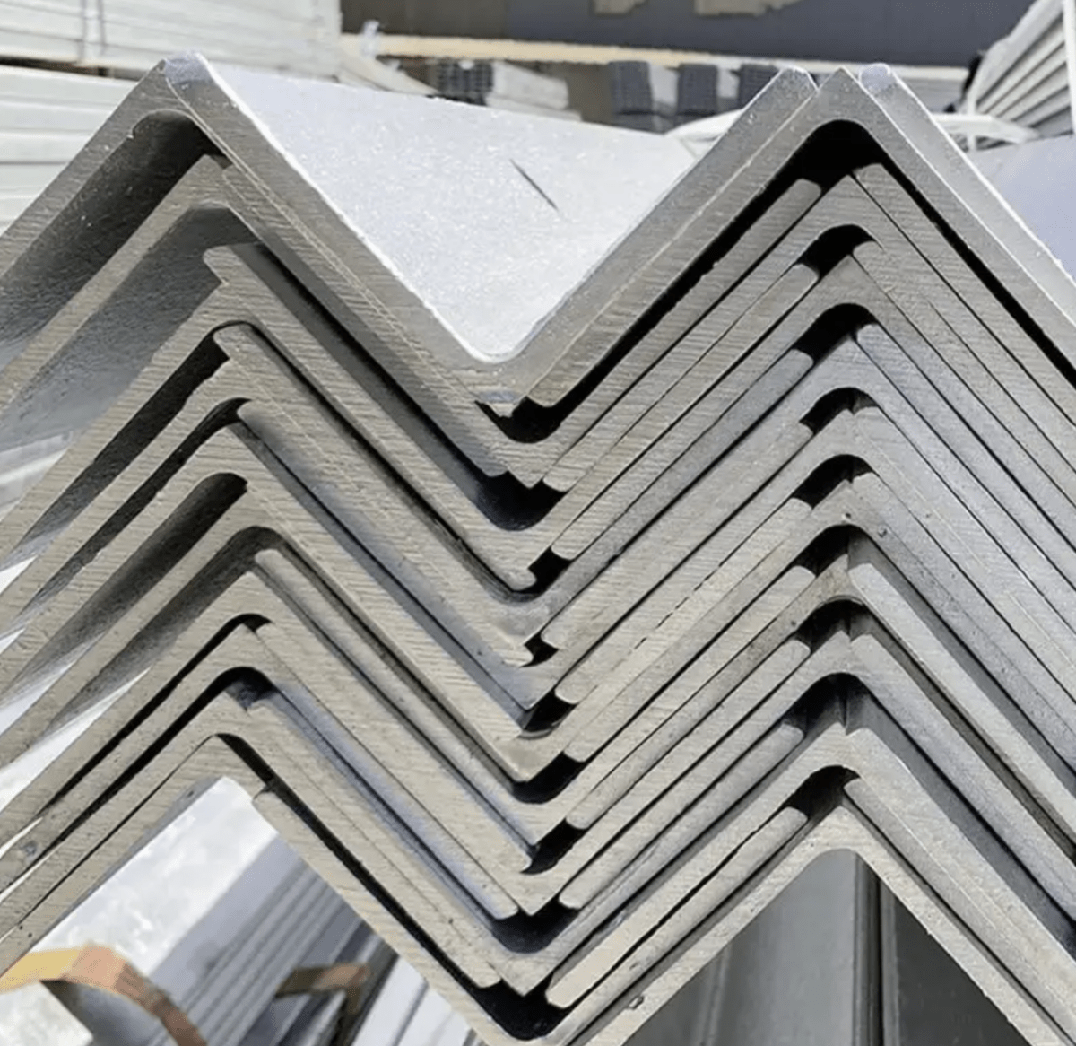Galvanised steel angle size and thickness options in 6m lengths
