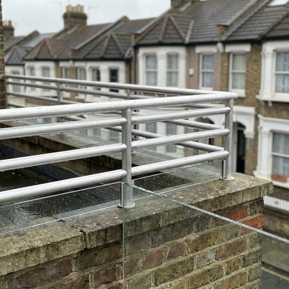 6063 T6 aluminium round tubes used as a balcony railing