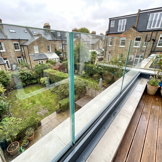 21.5mm heavy-duty toughened laminated glass balustrade on a UK balcony