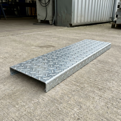 Galvanised durbar stair tread for external staircase, zinc spangle finish