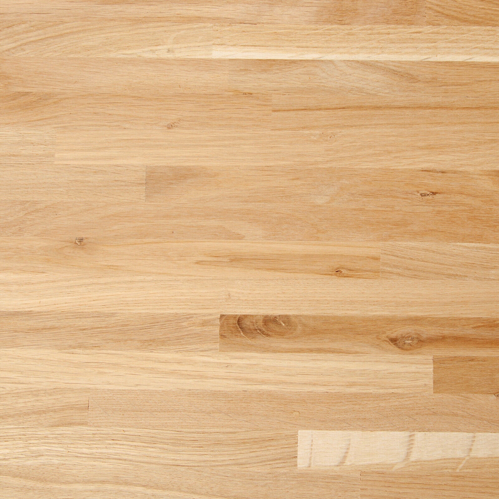 Solid oak worktop wood grain detail