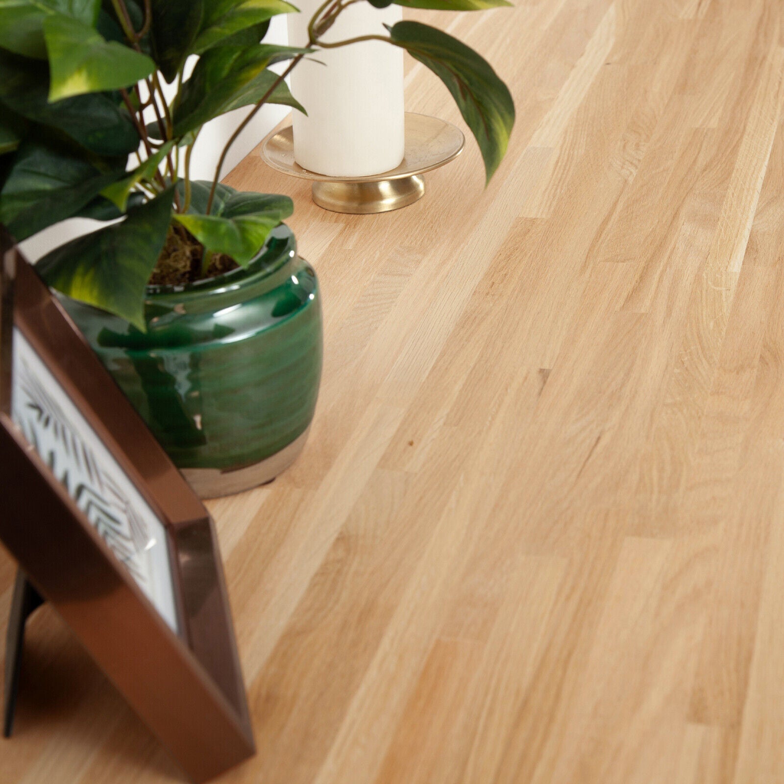 Close-up of natural solid oak worktop surface grain