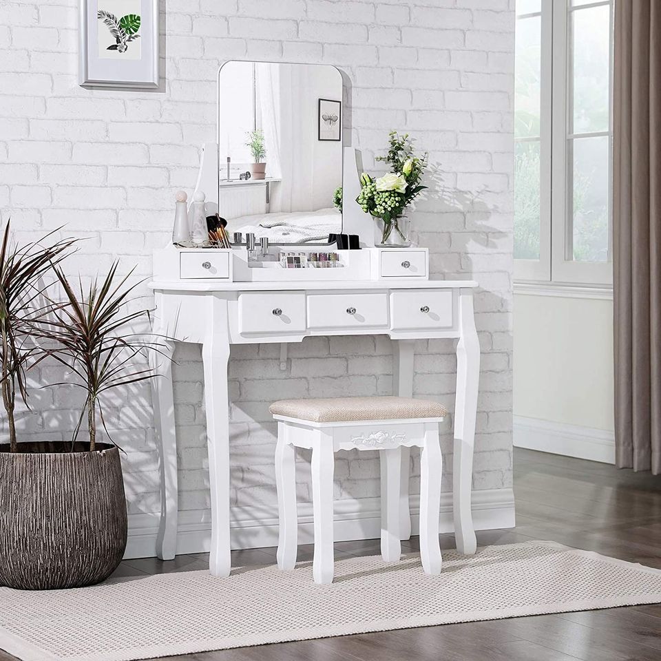 Bedroom vanity deals table